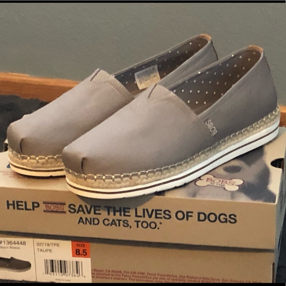 Bobs by sketchers Taupe Canvas Shoes size 8.5